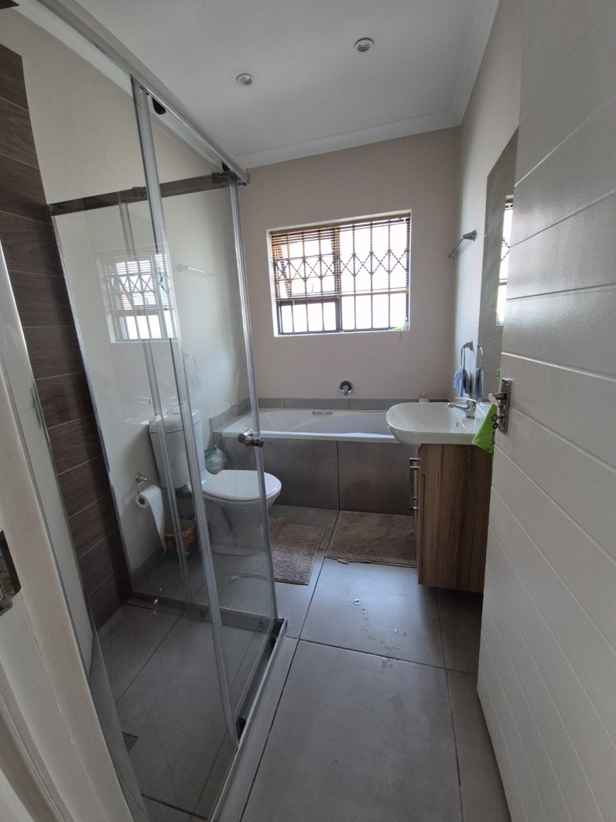 3 Bedroom Property for Sale in Fairview Eastern Cape